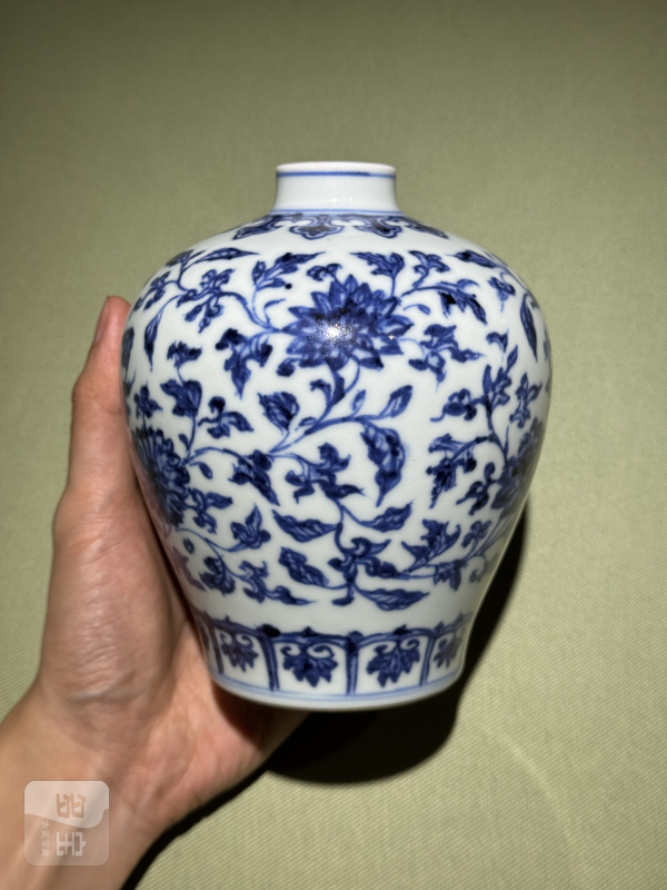 清雍正 御制仿宣窑青花缠枝花卉纹茶叶罐 - 图11